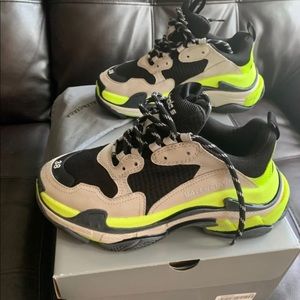 Triple S Balenciagas